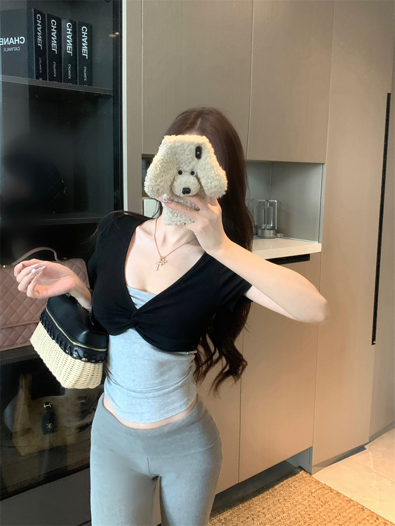 Women's Ballet-Style Color-Block Knotted Faux Two-Piece Slim-Fit Cropped T-Shirt - Image 3